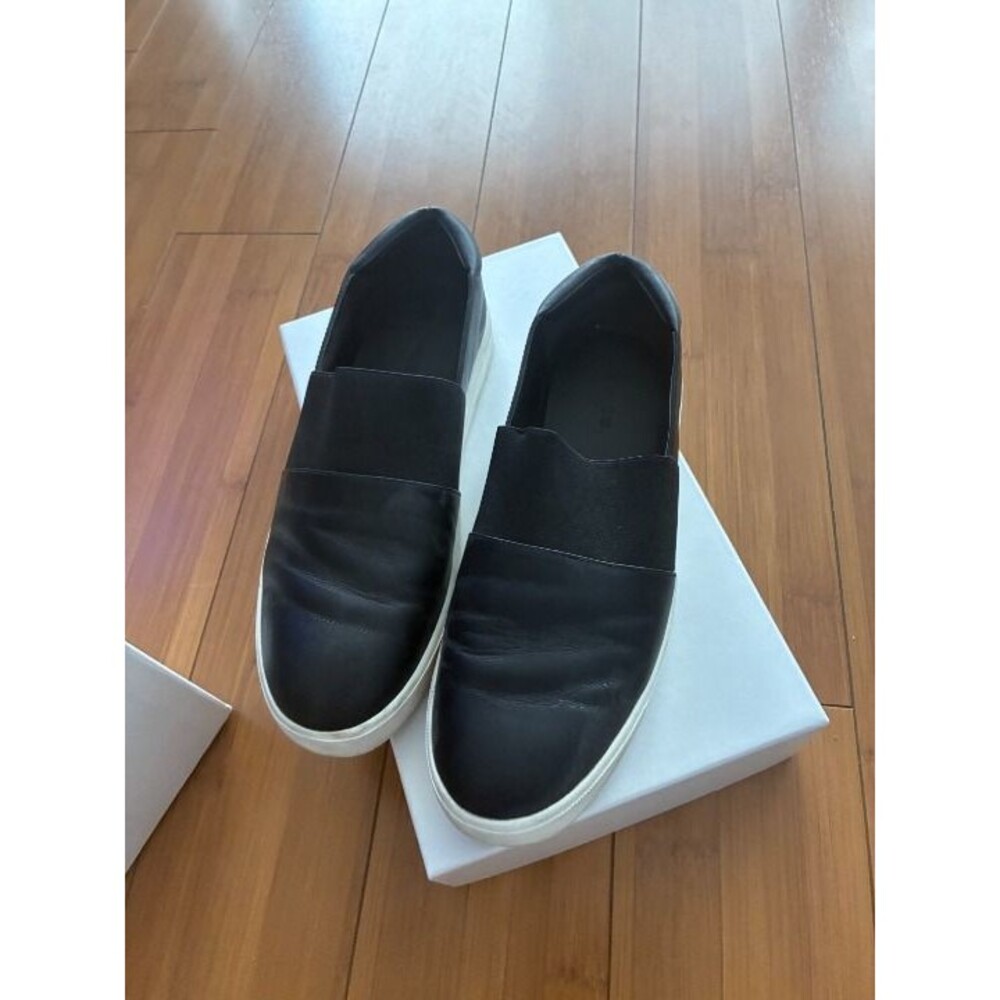 Vince Corbin Black Leather Slip Ons 8.5M
